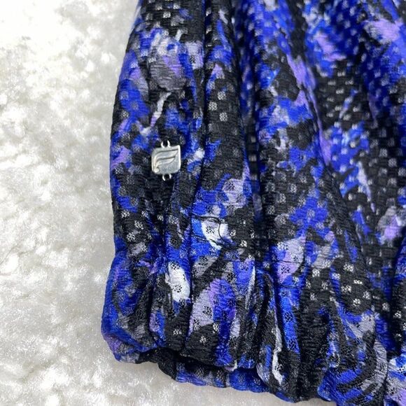 Fabletics Demi Lovato Darmara Vest Blue/Black - Picture 9 of 12